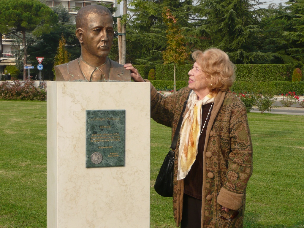 Suzanne Gelleri Dear